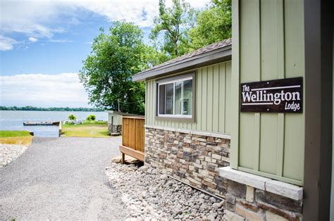 The Wellington Lodge | West Lake Cottages