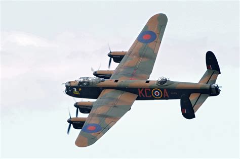 Lancaster bomber to make Isle of Wight Armed Forces Day flypast – Ryde ...