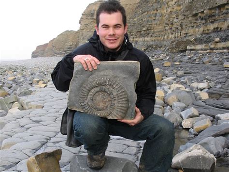 Fossil Hunting Guide - Discovering Fossils