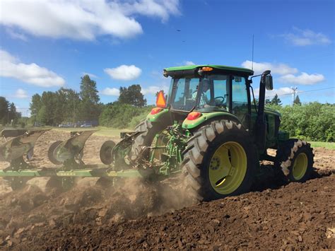 John Deere 6120E Tractor (2017) | College of Agricultural Sciences