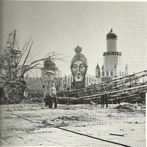 Aladdin still stands during Riverview Park demolition (amusement park in Chicago) | Riverview ...