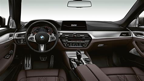 BMW M550d xDrive Touring: Highlights | BMW.com.mt