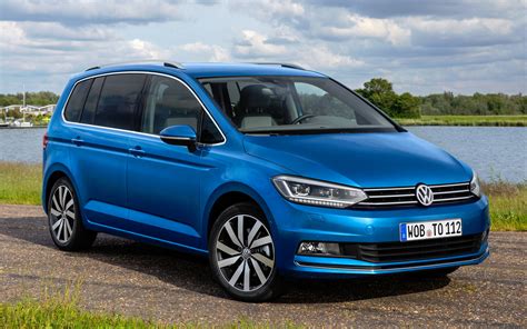 Volkswagen Touran 2 (2024): характеристики и цена, фотографии и обзор