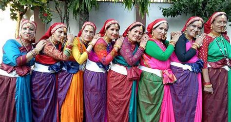 Traditional Dresses of Uttarakhand - The Land of Gods | Holidify