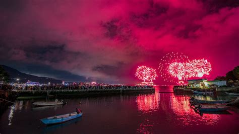 Fireworks over Harbor · Free Stock Photo