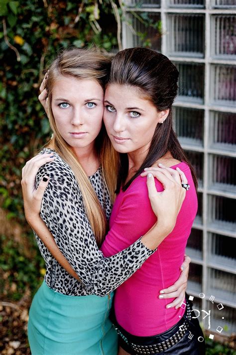 fraternal twins pose http://kcphotographykc.com | Twins posing, Fraternal twins, Dynasty series