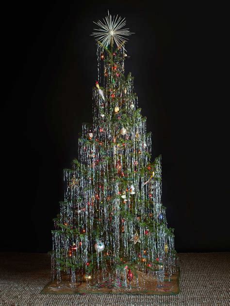 Creative Christmas Tree Decorations | Reader's Digest