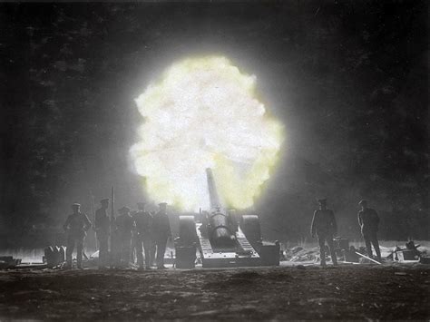 Night artillery fire on the front, date unknown. : r/WWIpics