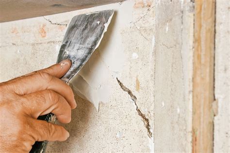 How to Repair Plaster Walls | Plaster repair, Plaster walls, Plaster walls diy