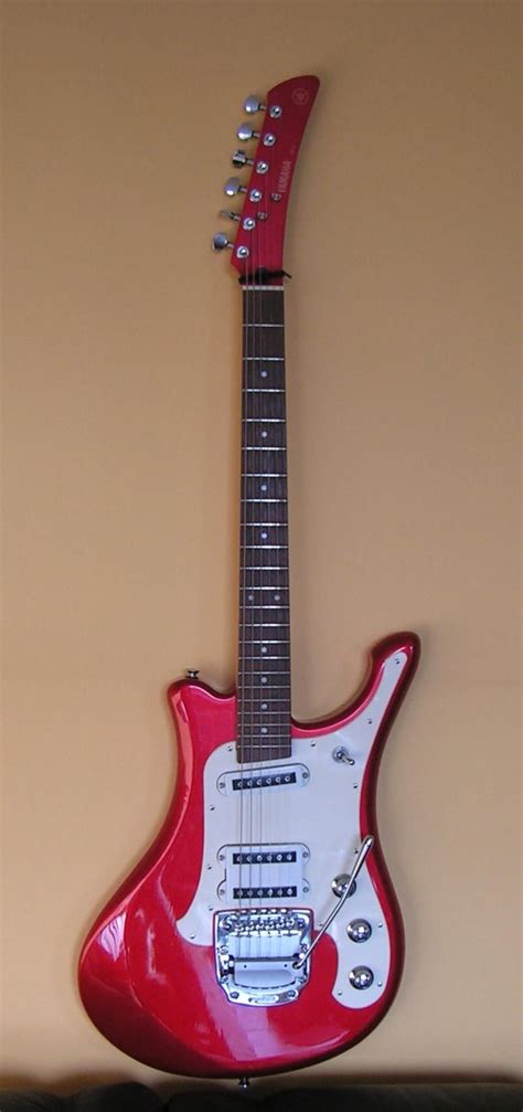 Yamaha SGV: The Doctor's guitar! | Guitares vintage, Guitare basse, Guitare