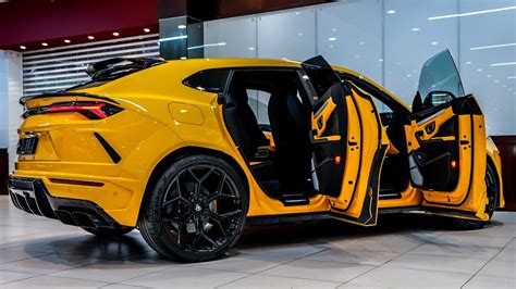 Descubrir 30+ imagen lamborghini urus yellow - Abzlocal.mx