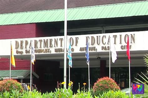 DepEd opens hotline nos. for K to 12 inquiries | UNTV News