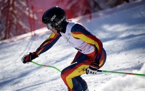 Skiing in the British Army: competition hots up in the giant slalom on ...