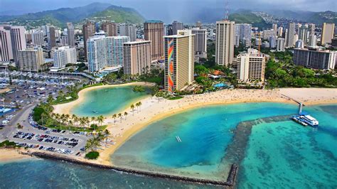 Rainbow Tower Waikiki, Hawaii | The iconic Hilton Rainbow To… | Flickr