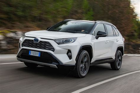 2019 TOYOTA RAV4: 4 REASONS TO LOVE THE SUV | Ste-Therese Toyota