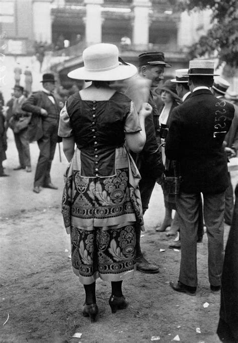 French fashion through old street style photographs, 1910-1920 - Rare ...