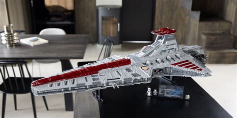 LEGO UCS Venator officially revealed ahead of October 1 release