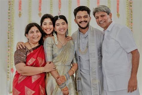 Sai Pallavi lights up sister's engagement with dance and family joy ...