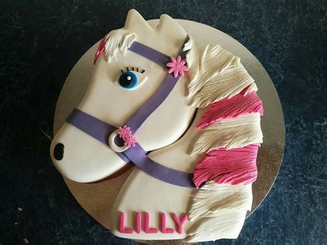 Majestic horse head birthday cake | Horse birthday cake, Birthday cakes ...