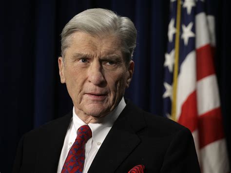 Former Virginia Republican Senator John Warner dies at 94 | Reuters