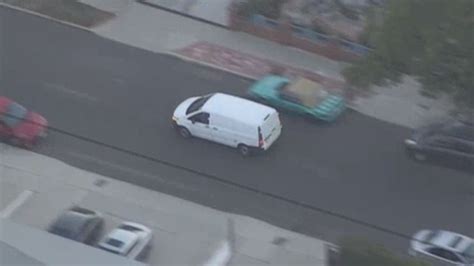 Police Chase White Van in West LA, Driver Runs Across Freeway – NBC Los Angeles