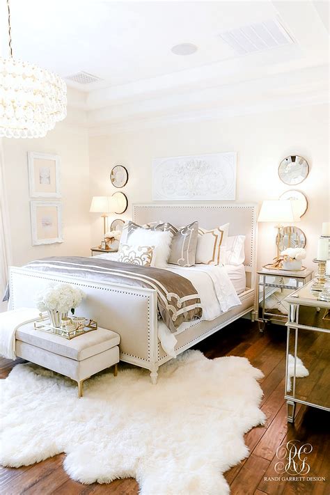 Silver And Gold Bedroom / Luxurious Silver And Gold Fall Bedroom Randi Garrett Design : Bathroom ...