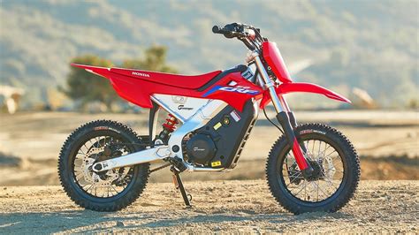 Honda's first Electric Dirt Bike! CRF-E2 Mini - Motocross Action ...