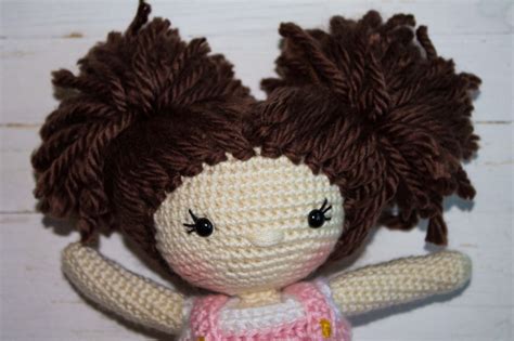 How to Attach Hair to a Crochet Doll - thefriendlyredfox.com