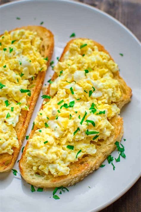 The Best Scrambled Egg Toast | COOKTORIA