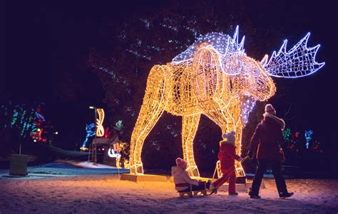 Niagara Winter Festival of Lights | Clifton Hill Niagara Falls, Canada