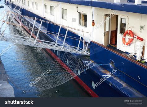 2,851 Gangway Ship Images, Stock Photos & Vectors | Shutterstock