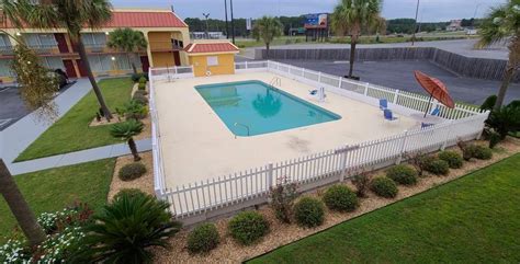 Cheap Hotel in Tifton, GA | Red Roof