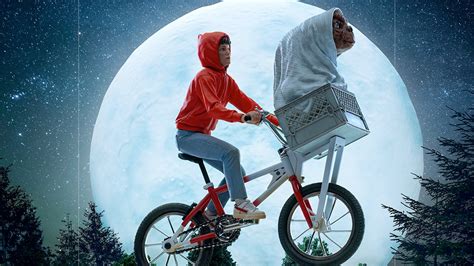 Iconic Scene From E.T. THE EXTRA-TERRESTRIAL Captured in New Statue From Iron Studios — GeekTyrant