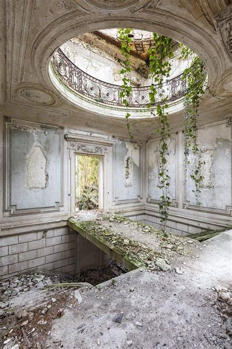 Ruins of an abandoned castle in france – Artofit