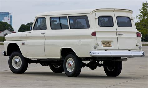 Chevrolet Suburban - Gen 5 - 1960-1966