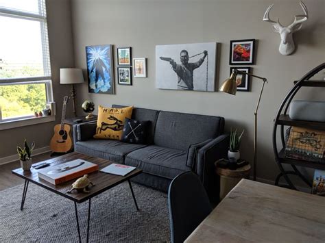 Finished decorating my apartment [Durham, NC]: malelivingspace | Small apartment living room ...