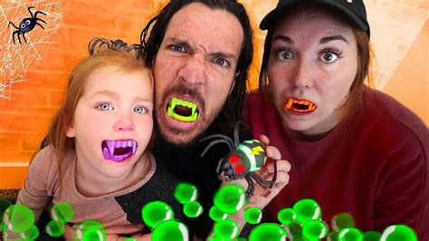 VAMPIRE MYSTERY BOX! Adley vs Mom and Dad Halloween Challenge! with Pumpkin Pie and New ...