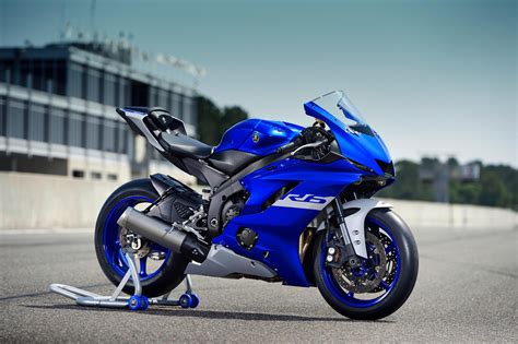 Yamaha YZF-R6 Price, Specs, Top Speed & Mileage in India