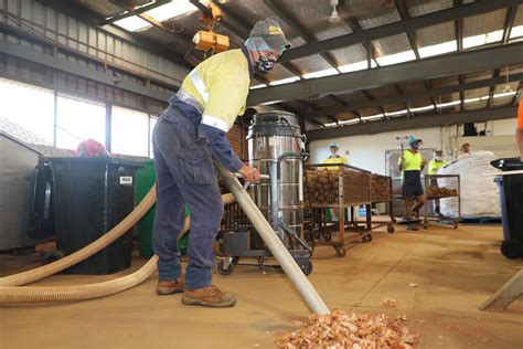 Industrial vacuum cleaner big help for Endeavour staff – Bundaberg Now