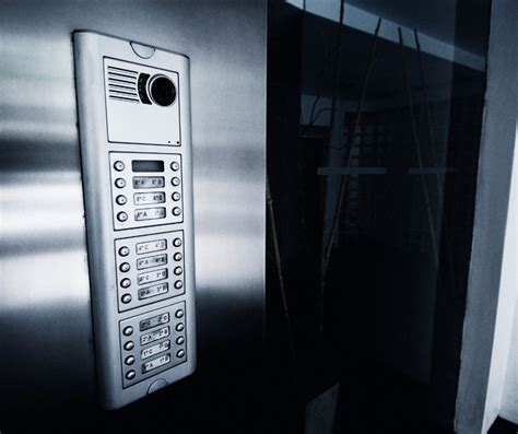 3 Newer Intercom System Features - Stronghold Locksmiths