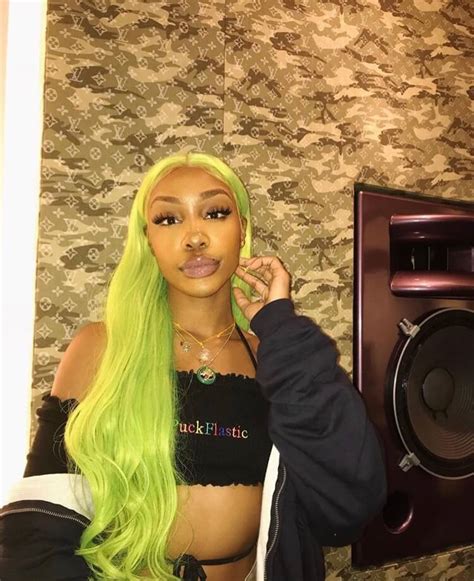 SZA Rocks Neon Green Hair - Sza-Htownteam