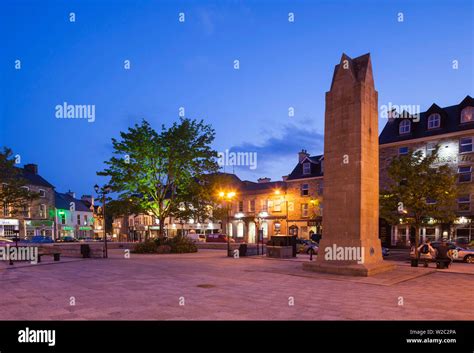 Ireland, County Donegal, Donegal Town, Diamond Square, Diamond Obelisk, dusk Stock Photo - Alamy