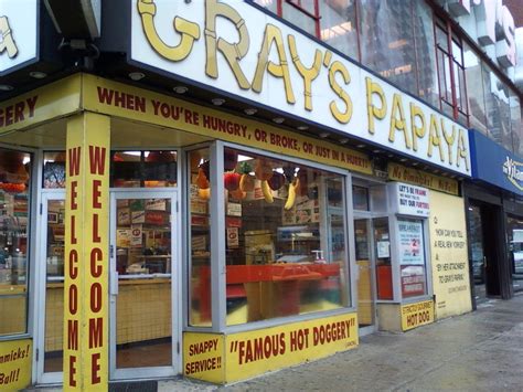 New York: Gray's Papaya