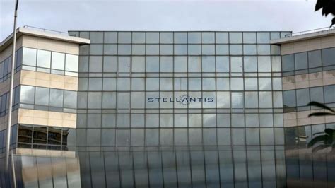 Stellantis output in Italy to fall in 2022 for a fifth year, union says ...