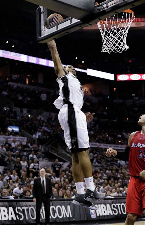 Kawhi Leonard unleashed another devastating dunk on the Trail Blazers