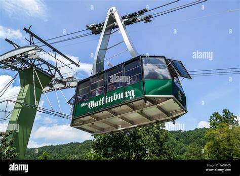 Aerial Tramway Ober Gatlinburg with tourist in Gatlinburg, Tennessee, USA Stock Photo - Alamy