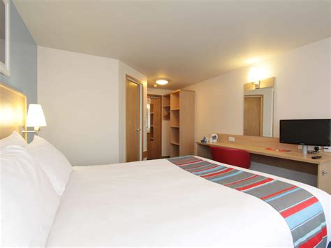 Travelodge London Chessington Tolworth Hotel - Book Now