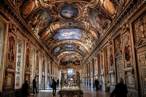 Louvre: les diamants de la couronne française en majesté dans la galerie d'Apollon