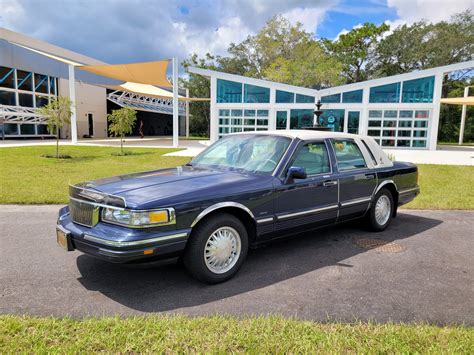 1996 Lincoln Town Car | Classic Cars & Used Cars For Sale in Tampa, FL