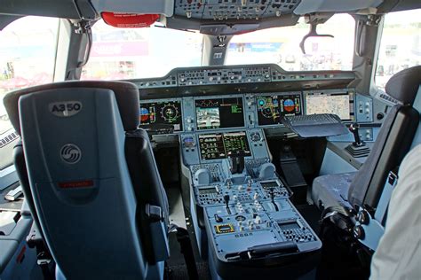 Airbus A350-900 cockpit AVIATION NEWS International Aviation News, Airshow reports, Aircraft ...